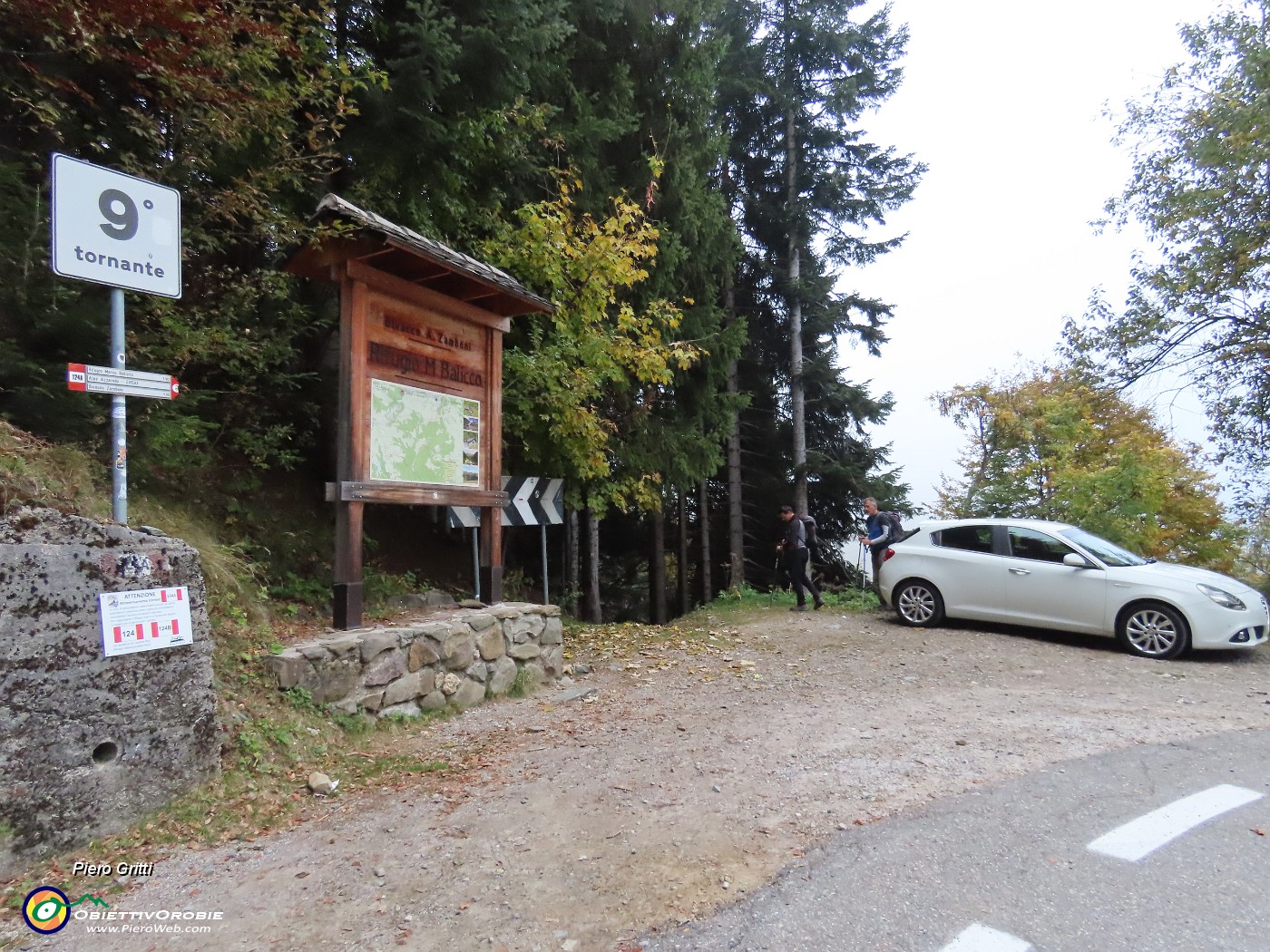 04 Partenza da Fraccia-tornante 9 (1600 m) sul sent. 124A.JPG